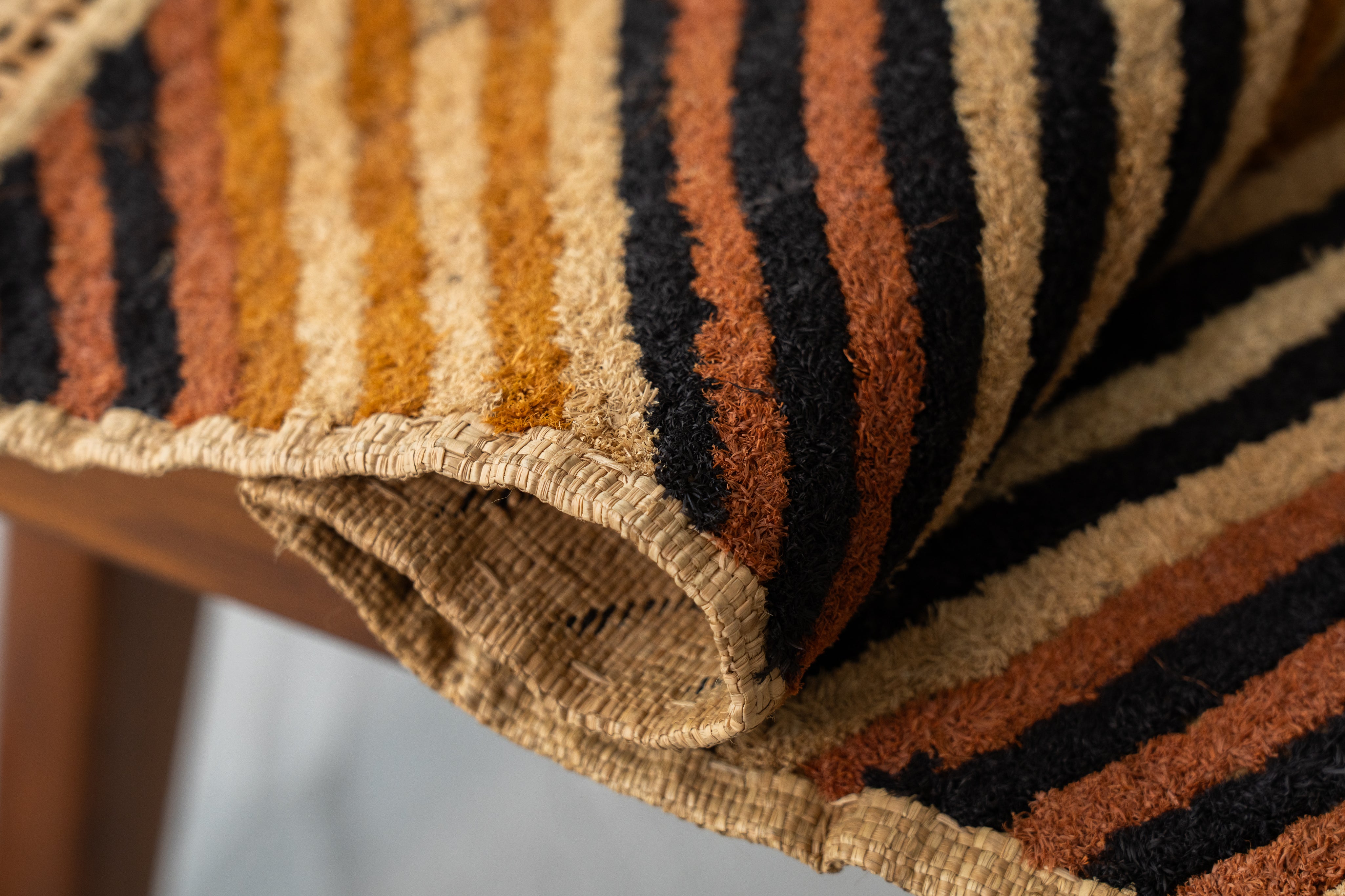 クバ王国伝統のクバクロス-KUBA TEXTILES】クバ布-草ビロード