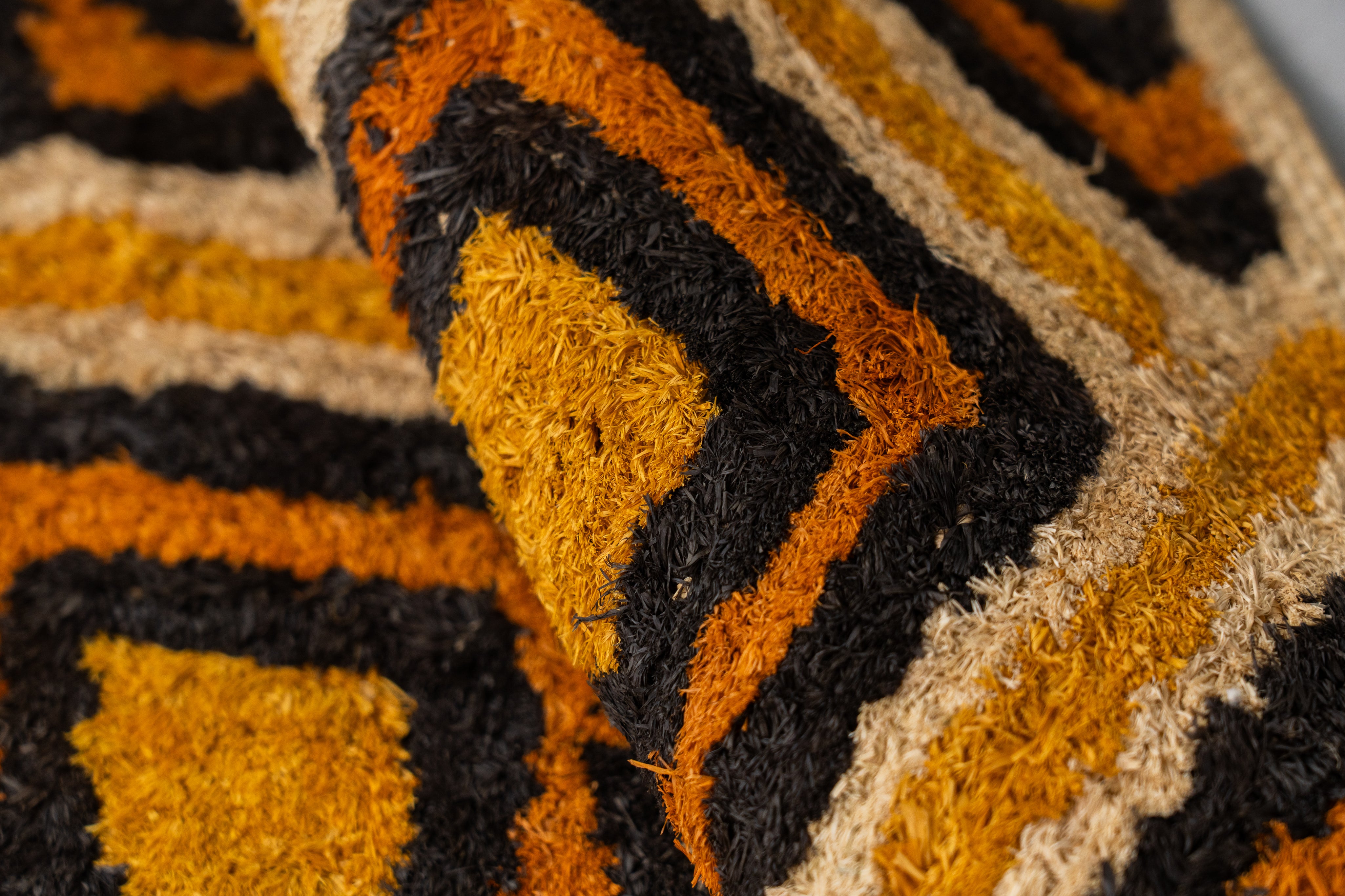 クバ王国伝統のクバクロス-KUBA TEXTILES】クバ布-草ビロード