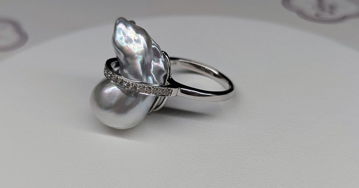 K18　芥子　白蝶黒蝶真珠　ケシ　猫ちゃん　サファイア　ピンブローチ AC41