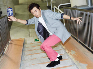 桑田佳祐のベスト・ミュージックビデオ集『MVP』収録曲目発表、ホール