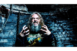 ソウルフライのマックス・カヴァレラは若い頃、ポップバンドのステージ