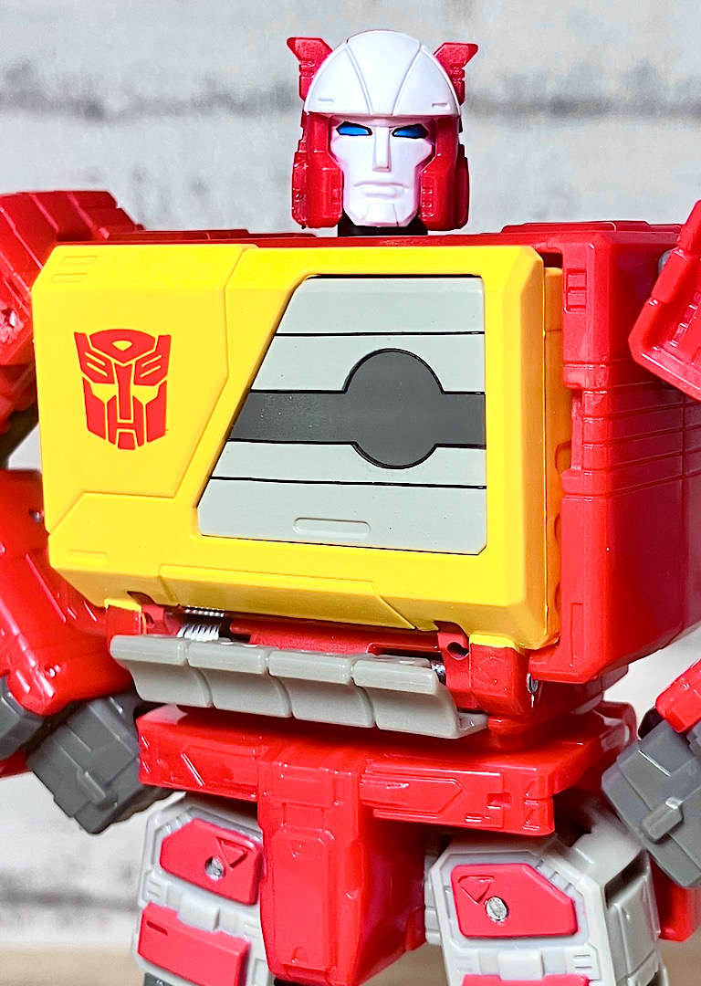 トランスフォーマースタジオシリーズ SS-129 ブラスター&イジェクト