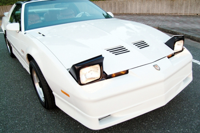 新車みたいな89年型ポンティアック ファイアーバード トランザム