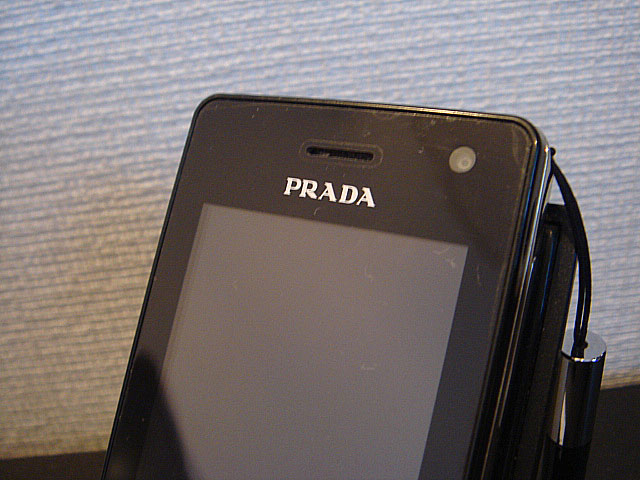 PRADA Phone by LG FOMA L852i(DOCOMO) 2008年 | 古いハードに囲まれて