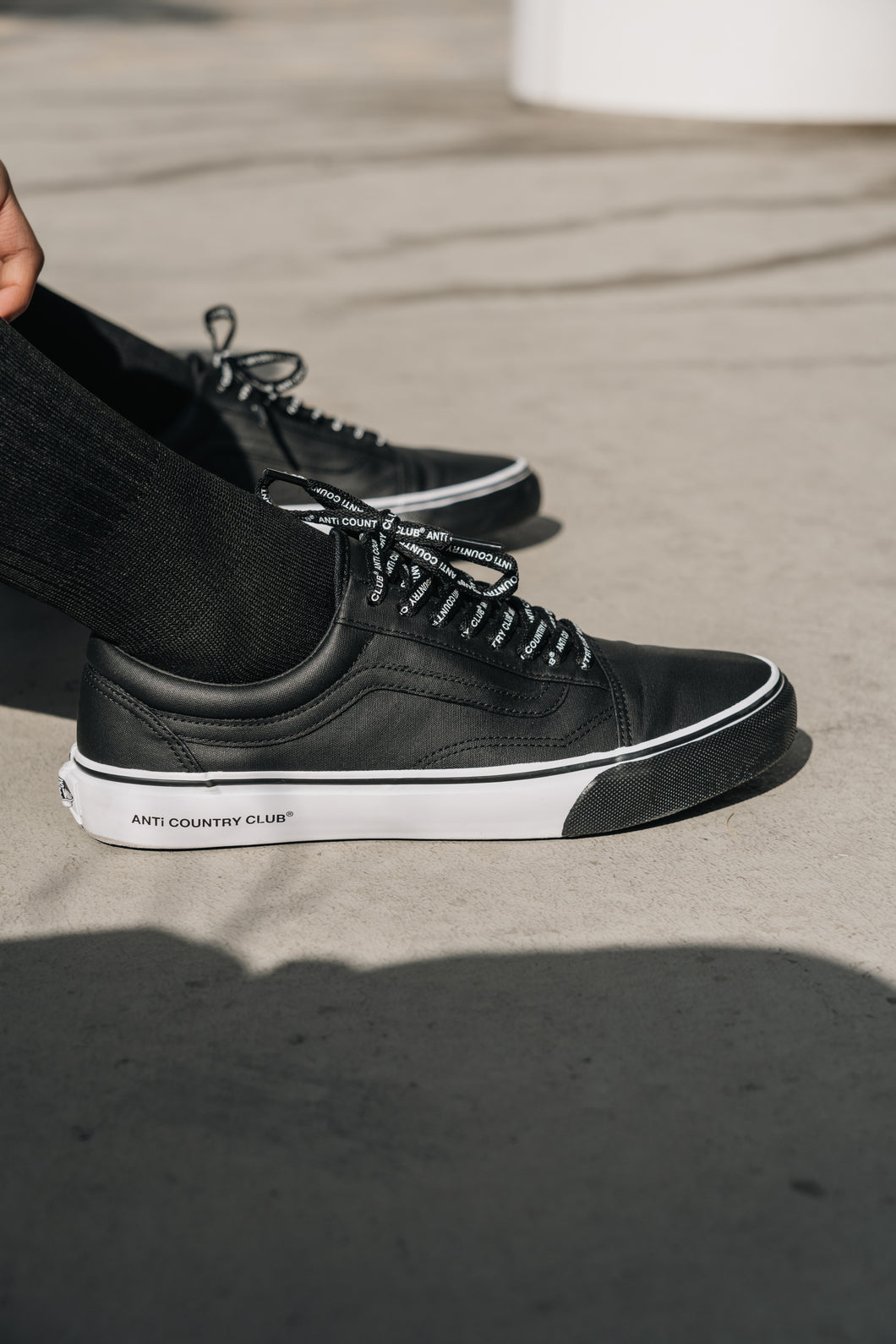 VANS x ANTi COUNTRY CLUB TOKYO COLLABORATION OLD SKOOL SHOES