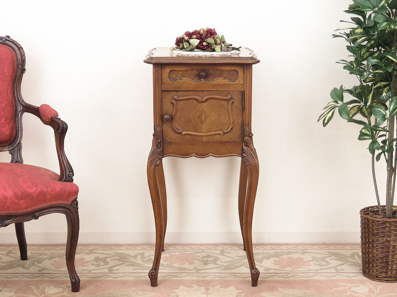 アンティーク家具通販のナイトテーブル | alver