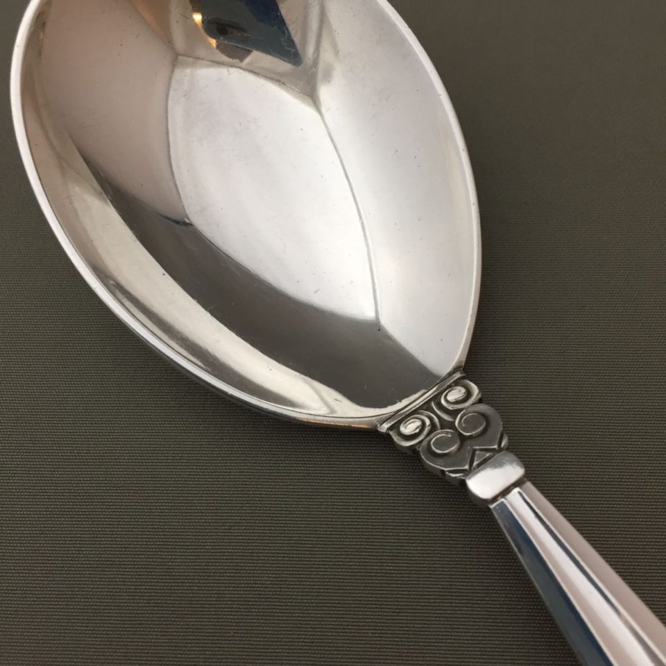 ジョージ・ジェンセン「“Acorn” サービングスプーン（中）長さ16.8cm