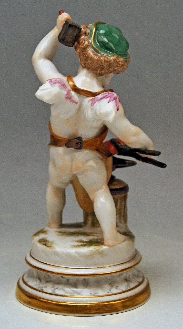 マイセン人形（フィギュリン）Lシリーズ 鉄床を使う鍛冶屋の天使（1890