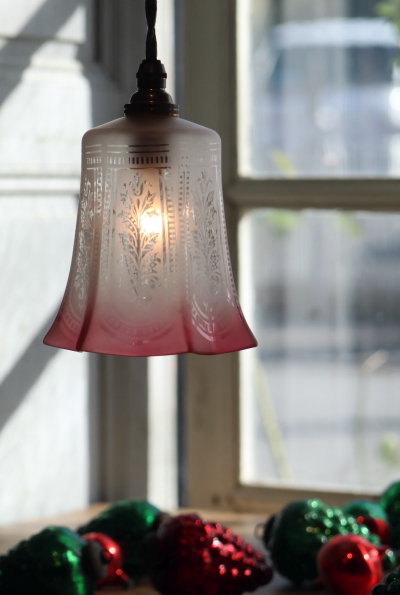 ヴァセリングラスペンダントランプ 釣鐘型ランプシェード イギリス