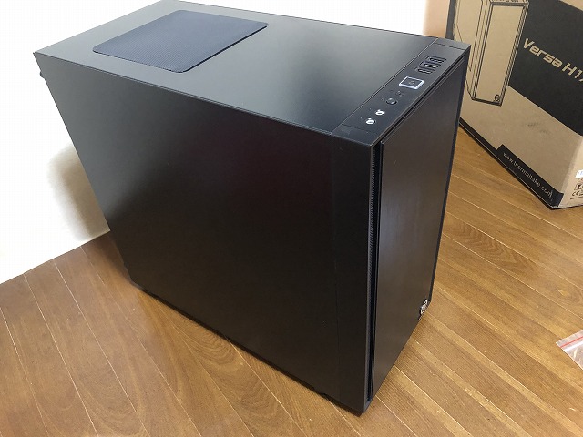 格安MicroATXサイズ自作用PCケースの定番 サーマルテイク Versa H17