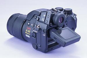 ASCII.jp：CAMEDIA E-20 (1/2)