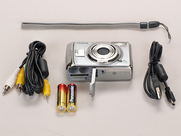 ASCII.jp：【レビュー】FinePix A900 (1/2)