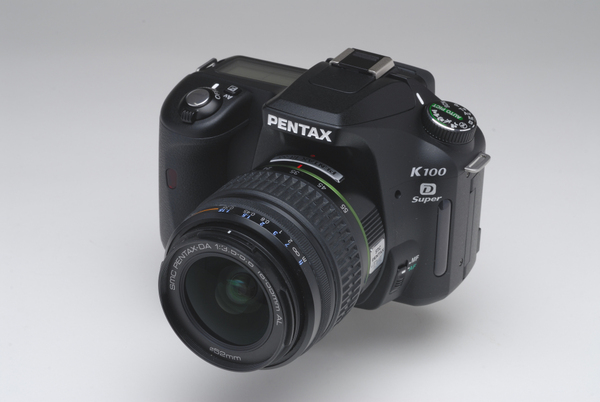 ASCII.jp：【フォトレビュー】ペンタックスK100D Super (1/2)
