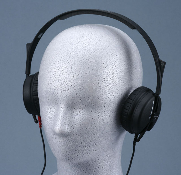 ASCII.jp：【レビュー】Sennheiser『HD 25-1 II』『HD 25-SP II』 (1/2)