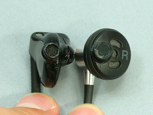 ASCII.jp：【レビュー】 3万円のイヤホン、ソニー「MDR-EX700」を聴く