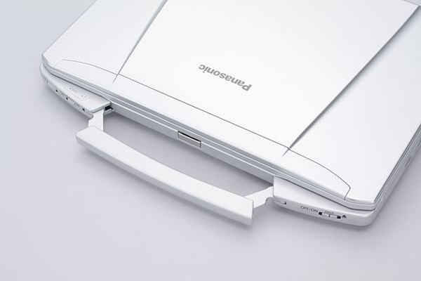 ASCII.jp：「最速のレッツ」Let'snote F8の実力を試す (1/4)