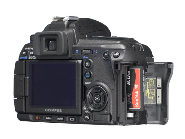 ASCII.jp：E-3の弟分にして芸術家肌、オリンパス「E-30」