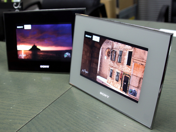 ASCII.jp：着せ替えモデルも！ ソニーのデジタルフォトフレーム発表