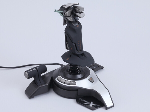 ASCII.jp：Microsoft Flightに合わせて買いたいジョイスティックはこれ