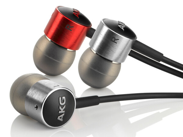 ASCII.jp：「K3003」の遺伝子を受け継ぐ低価格イヤホンの実力は？ (1/4)