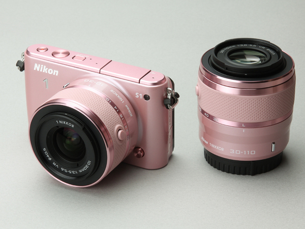 ASCII.jp：本日発売のミラーレス一眼「Nikon 1 J3＆S1」を徹底チェック