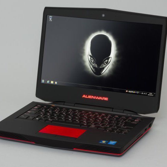 ASCII.jp：しっかり遊べる14型モバイルゲーミングPC「ALIENWARE 14」 (1/3)
