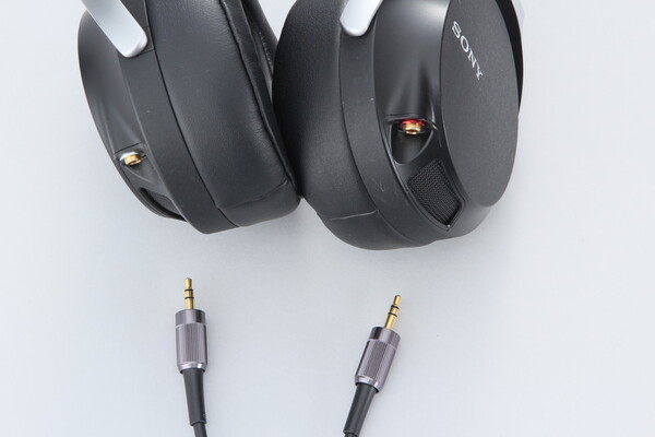 ASCII.jp：大口径70mmで重低音を聴け！ ソニー最上位ヘッドフォン「MDR
