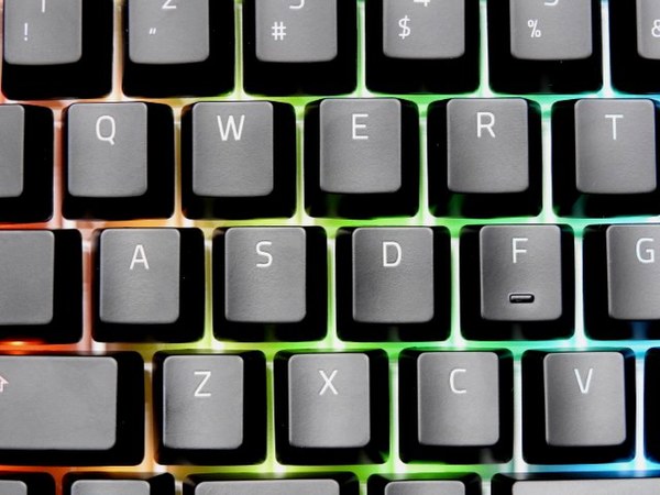 ASCII.jp：Razerオリジナル、緑軸採用のキーボードに新モデルが追加