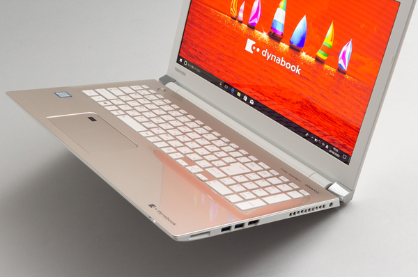 ASCII.jp：利便性高い15.6型ノートPC、美しいボディーと上質な音＆映像