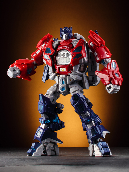 ASCII.jp：G-SHOCKトランスフォーマー爆誕 腕時計が変形合体 (1/3)