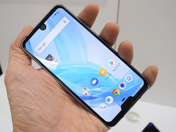 シャープ「AQUOS R2 compact」、待望のプレミアムコンパクト機を