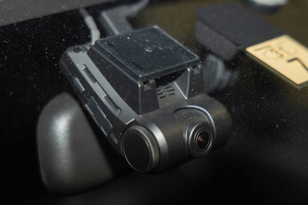 ASCII.jp：現状最強クラスのドラレコ「コムテックZDR026」を自腹購入