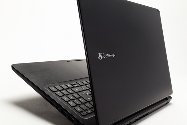 ASCII.jp：11万円台でCore i5とOffceを搭載するGatewayのA4ノートPC