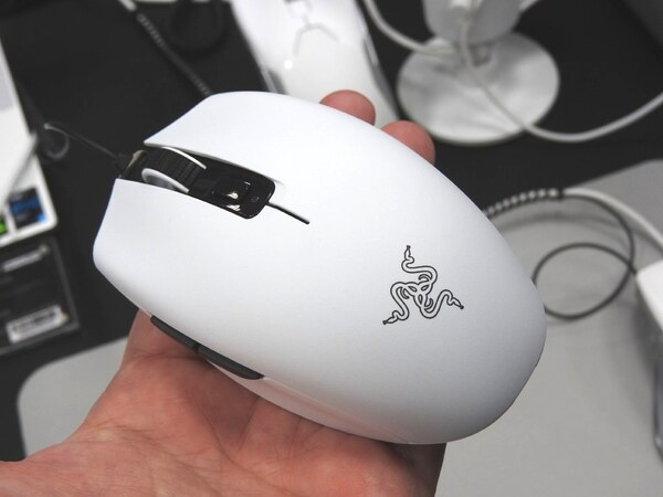 ASCII.jp：単3も単4も使える軽量ワイヤレスゲーミングマウスがRazer