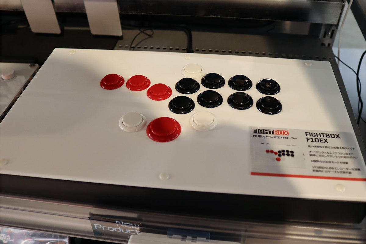 ASCII.jp：スト6ブームで急伸のレバーレスコントローラー、FightBoxは