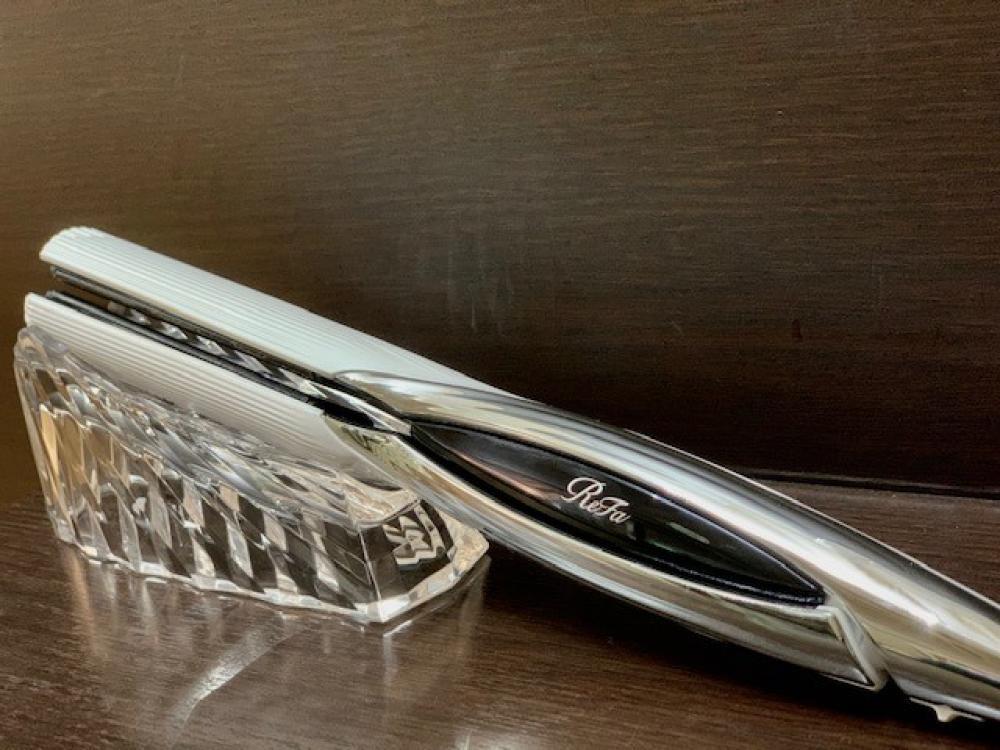 あのMTG【Refa】から新発売のストレートアイロン【リファビュー