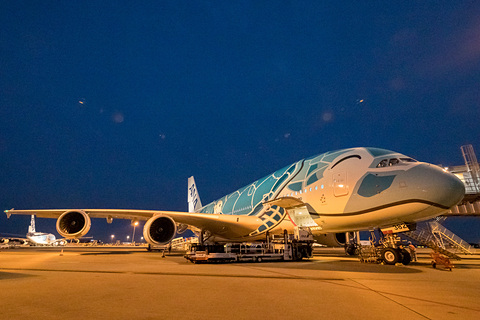 日本とハワイを笑顔で結ぶ。ANA A380型機「FLYING HONU（空飛ぶ