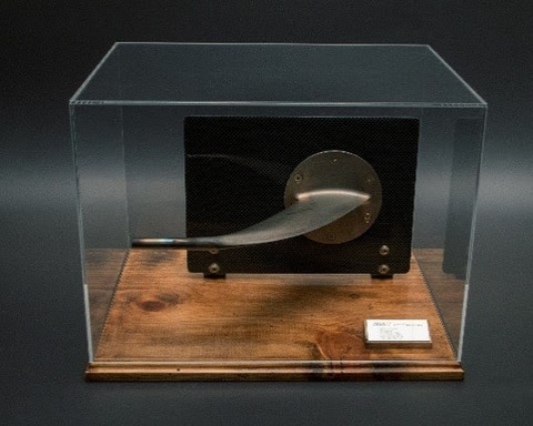 ANA、787就航10周年グッズ第2弾。整備士が実機のピトー管・客室窓を