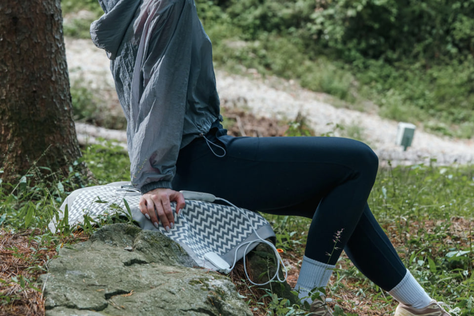 薄さ1mmなのに暖かい！ 寝室やアウトドアで使える丸洗い・モバイル