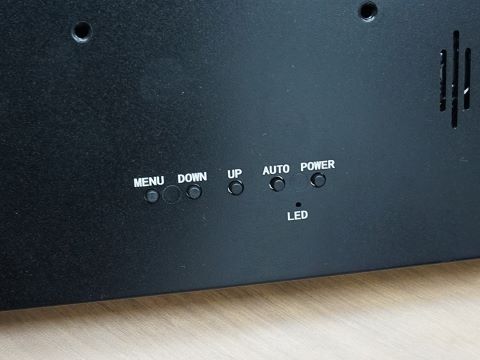 15kHz/31kHz対応の9.7インチ液晶モニター、X68000やアーケード基板で