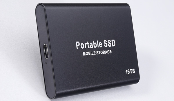 16TBが1万円台！？謎の激安外付けSSDは何もかもが嘘ばかりの偽装品だっ
