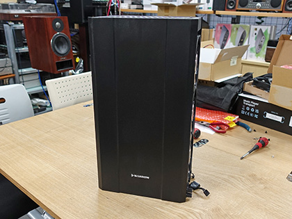 リザーバー/ポンプ/ラジエーター/ファンが一体になった外付け水冷