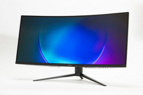 34型＆ウルトラワイド＆湾曲による圧倒的な没入感。価格も手頃なMSIの