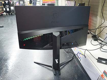 144Hz対応のゲーム向け31.5型液晶「Optix MAG321CQR」がMSIから