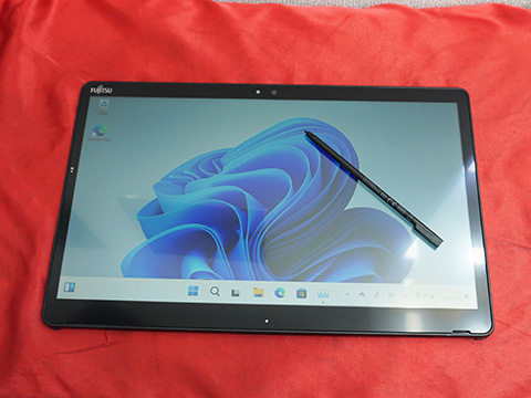 富士通の13.3インチ2in1 PCが14,800円！第8世代CoreやWindows 11 Pro