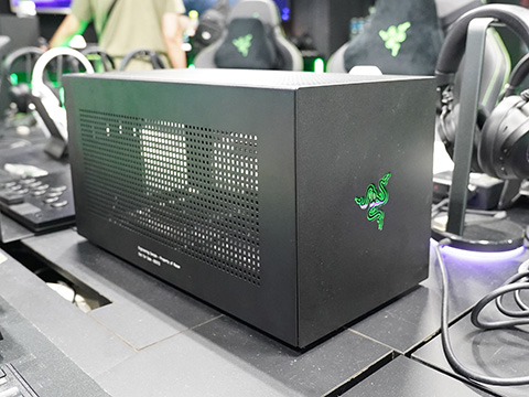 Thunderbolt 5対応GPUボックス「Razer Core X V2」がTSUKUMOで展示