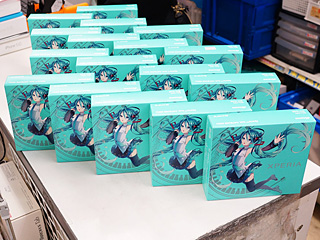 ミクがまた“ニク”に、初音ミク仕様のXperiaが再び特価販売中 （取材中