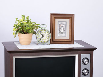 液晶TVと家具が合体「レトロモダン家具調TV EREO」。ダイヤル式