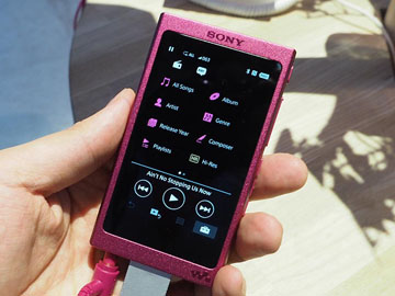 ソニー、DSD対応、タッチパネルになった新ウォークマン「A30」 - AV Watch