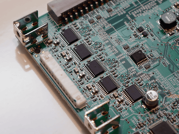 ヤマハ、2ch用DACの複数搭載で音質高めたAVアンプ。「RX-V483」とAtmos